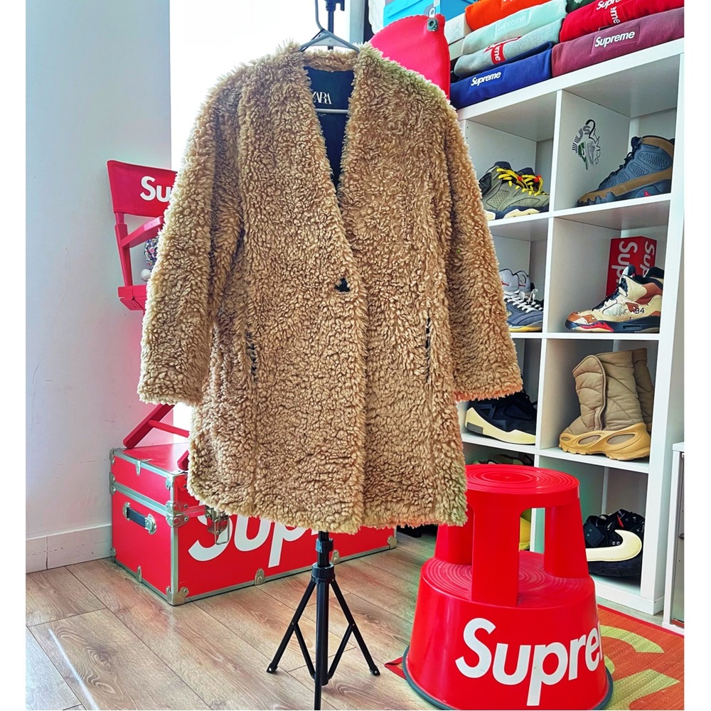 Zara Women Faux Fur Jacket (Used) comfy
